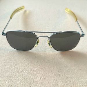 Vintage American Optical Unisex Sunglasses Aviators Glasses 5 1/2 AO Silver